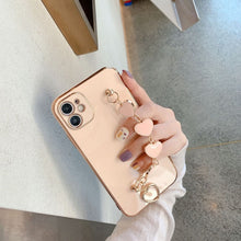 Lade das Bild in den Galerie-Viewer, Heart Chain Wrist Strap iPhone Case
