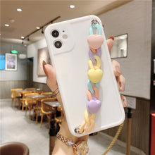 Lade das Bild in den Galerie-Viewer, Heart Candy Chain iPhone Case
